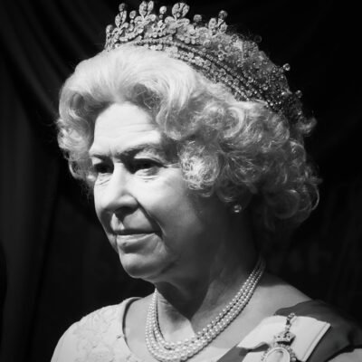 Kraliçe II. Elizabeth: Kraliyet Çınarı’nın Yaşamı